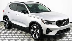 2025 Volvo XC40 B5 Plus Dark Theme