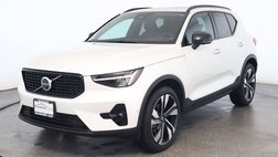 2024 Volvo XC40 B5 Plus Dark Theme