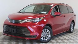 2024 Toyota Sienna LE 8-Passenger