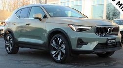 2025 Volvo XC40 B5 Plus Bright Theme