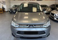 2014 Mitsubishi Outlander ES