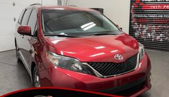 2013 Toyota Sienna SE 8-Passenger
