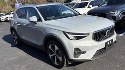 2025 Volvo XC40 B5 Plus Bright Theme