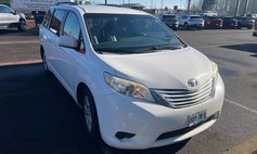 2016 Toyota Sienna LE 7-Passenger Auto Access Seat