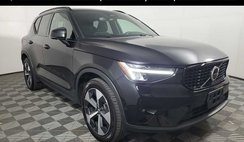 2025 Volvo XC40 B5 Plus Dark Theme