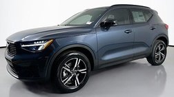 2026 Volvo XC40 B5 Core