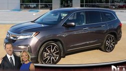 2020 Honda Pilot Touring w/Rear Captain's Chairs
