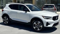 2026 Volvo XC40 B4 Plus Dark