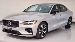 2024 Volvo S60 B5 Core Dark Theme