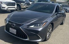 2022 Lexus ES 300h Base