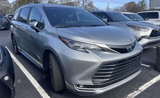 2025 Toyota Sienna Platinum 7-Passenger