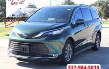 2022 Toyota Sienna XLE 8-Passenger