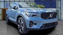 2023 Volvo XC40 B5 Plus Dark Theme