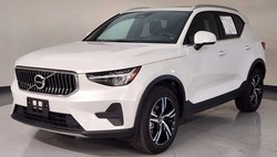 2025 Volvo XC40 B5 Core Bright Theme