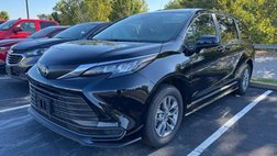 2025 Toyota Sienna LE 8-Passenger