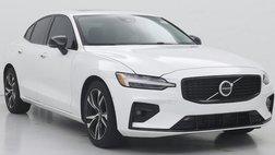 2023 Volvo S60 B5 Plus Dark Theme