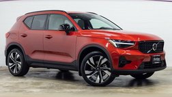 2024 Volvo XC40 B5 Ultimate Dark Theme