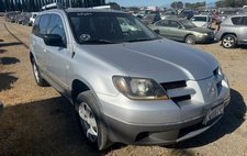 2003 Mitsubishi Outlander LS