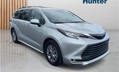 2023 Toyota Sienna XLE 8-Passenger
