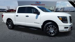 2022 Nissan Titan SV
