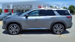 2025 Nissan Pathfinder Platinum