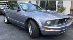 2007 Ford Mustang V6 Deluxe