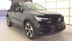 2025 Volvo XC40 B5 Plus Dark Theme