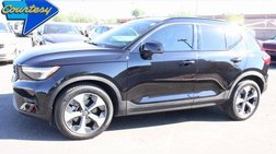 2023 Volvo XC40 B5 Plus Dark Theme