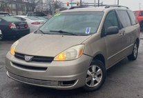 2005 Toyota Sienna LE