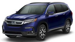 2020 Honda Pilot Touring w/Rear Captain's Chairs