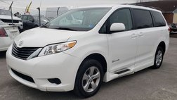 2014 Toyota Sienna LE 7-Passenger Auto Access Seat