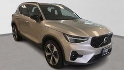 2023 Volvo XC40 B5 Plus Dark Theme