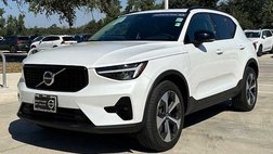 2023 Volvo XC40 B5 Plus Dark Theme