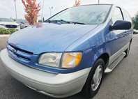 2000 Toyota Sienna LE