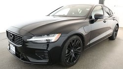 2022 Volvo S60 Recharge T8 R-Design