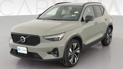 2025 Volvo XC40 B5 Ultra Dark Theme