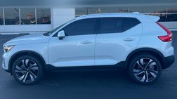 2023 Volvo XC40 B5 Ultimate Bright Theme