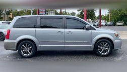 2016 Chrysler Town and Country S