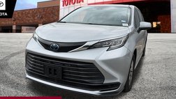 2022 Toyota Sienna LE 8-Passenger