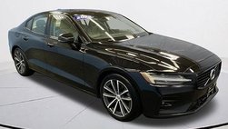 2022 Volvo S60 B5 Momentum