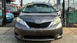 2011 Toyota Sienna LE 7-Passenger