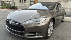 2015 Tesla Model S 70D