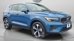 2025 Volvo XC40 B5 Plus Bright Theme