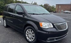 2015 Chrysler Town and Country Touring