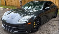 2017 Porsche Panamera 4