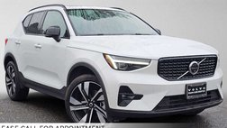 2024 Volvo XC40 B5 Plus Dark Theme