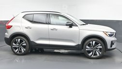 2024 Volvo XC40 B5 Plus Dark Theme