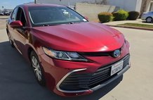 2022 Toyota Camry Hybrid LE