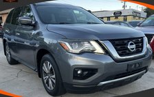 2017 Nissan Pathfinder SV