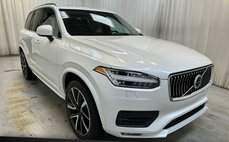 2022 Volvo XC90 T6 Momentum 7-Passenger